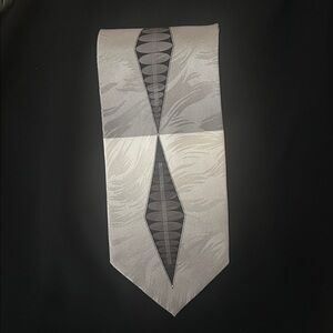 Elegant Gray Patterned Men's Tie